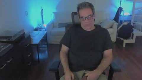 Snapshot of andy0pandi chatting on 10, 4, 2026 Andrew online show from 10, 4, 2026