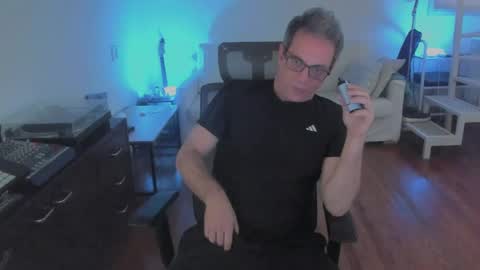 Snapshot of andy0pandi chatting on 12, 4, 2026 Andrew online show from 12, 4, 2026