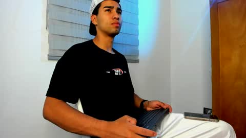 Snapshot of andy_0018 chatting on 11, 1, 2025 Andy online show from 11, 1, 2025