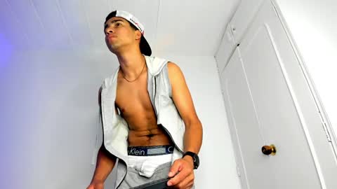 Snapshot of andy_0018 chatting on 28, 1, 2025 Andy online show from 28, 1, 2025