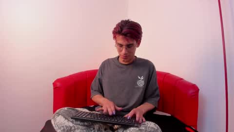 Snapshot of andy_dluxe chatting on 11, 5, 2026 andy_dluxe online show from 11, 5, 2026