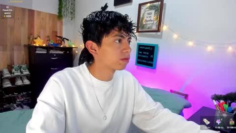 andy_guez_11 online show from 14, 1, 2025