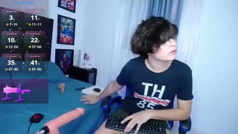 Snapshot of andyboy_19 chatting on 12, 10, 2025 andy online show from 12, 10, 2025