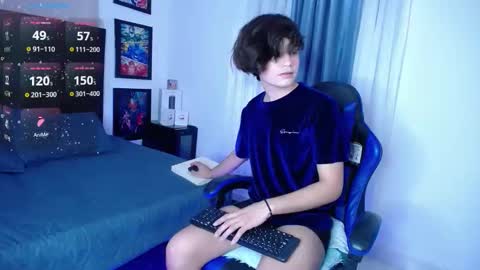 Snapshot of andyboy_19 chatting on 28, 10, 2025 andy online show from 28, 10, 2025