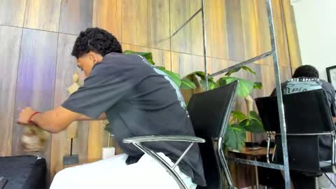 Snapshot of andysins chatting on 11, 5, 2026 Andy online show from 11, 5, 2026