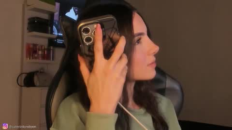 Snapshot of anelisse_ chatting on 11, 11, 2025 online show from 11, 11, 2025