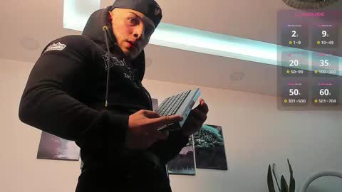 Snapshot of angeel_d035 chatting on 4, 11, 2025 Angel online show from 4, 11, 2025