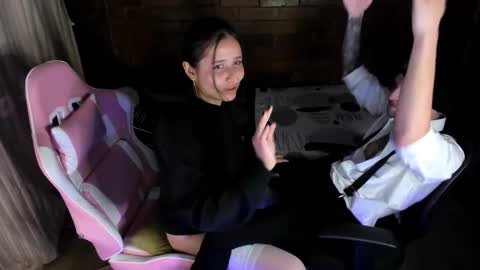 Angel y Yessi online show from 15, 1, 2025