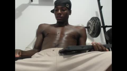 Snapshot of angel_blakee chatting on 4, 12, 2024 Angel Blake online show from 4, 12, 2024