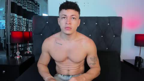 Angel Cuervo online show from 22, 12, 2025