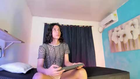 Snapshot of angel_hasss chatting on 27, 10, 2025 Angel of your dreams online show from 27, 10, 2025