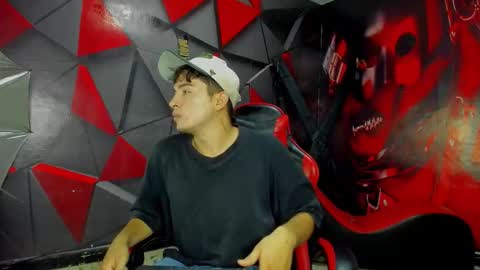 Snapshot of angel_latinboy23 chatting on 25, 11, 2025 Angel online show from 25, 11, 2025