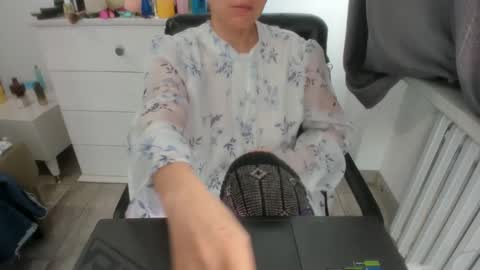 Snapshot of angel_lee__ chatting on 18, 2, 2025 angel_lee__ online show from 18, 2, 2025