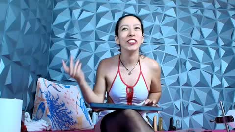 Snapshot of angel_red77 chatting on 19, 9, 2025 angel red77 online show from 19, 9, 2025