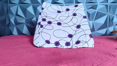 Snapshot of angel_red77 chatting on 10, 10, 2025 angel red77 online show from 10, 10, 2025