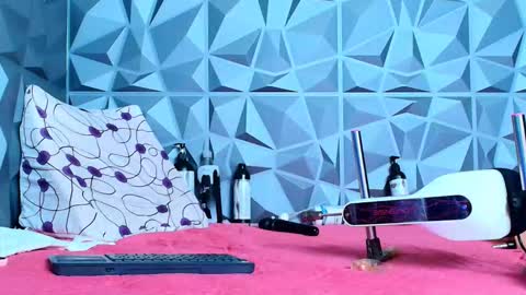 Snapshot of angel_red77 chatting on 28, 11, 2025 angel red77 online show from 28, 11, 2025