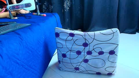 Snapshot of angel_red77 chatting on 3, 12, 2025 angel red77 online show from 3, 12, 2025