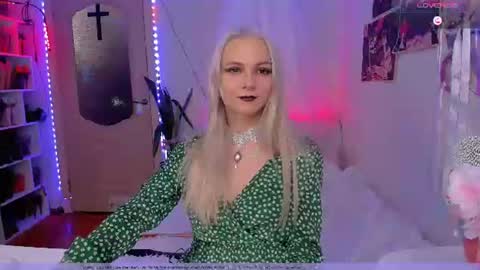 Snapshot of angel_vice chatting on 26, 6, 2026 Frida A boost to fortune for the one who gives a thumbs up and a bonus lucky for those who support me by joining the fanclub online show from 26, 6, 2026