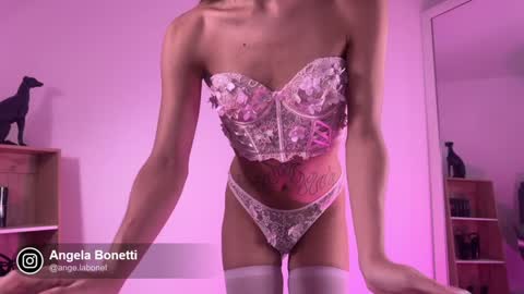 Angela Bonetti online show from 17, 1, 2025