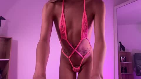 Angela Bonetti online show from 6, 3, 2025