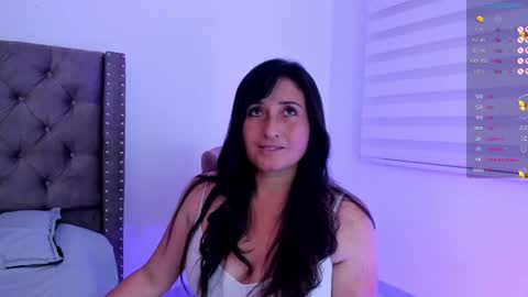 Snapshot of angela_fiory chatting on 17, 10, 2025 Ange online show from 17, 10, 2025