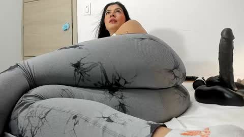 Snapshot of angela_lia_ chatting on 21, 12, 2024 Angela online show from 21, 12, 2024