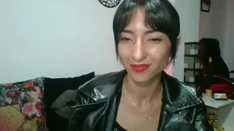  Angela  online show from 30, 1, 2025