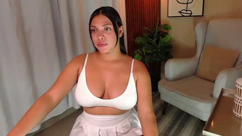 Snapshot of angela_santana_ chatting on 13, 12, 2024 Angela online show from 13, 12, 2024