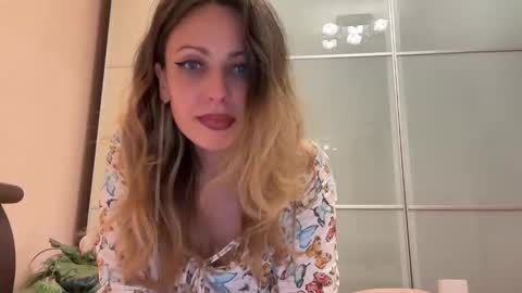 Snapshot of angelalexiss chatting on 21, 9, 2025 AngelAlexiss online show from 21, 9, 2025