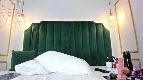 Angela  online show from 14, 12, 2024