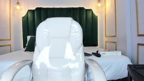 Angela  online show from 23, 12, 2024