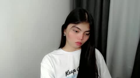 Snapshot of angelari_slut chatting on 11, 9, 2025 angelari_slut online show from 11, 9, 2025