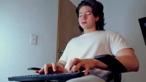 Angel Bennet online show from 2, 12, 2025