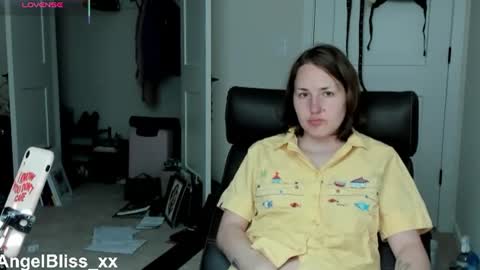Snapshot of angelbliss_xx chatting on 15, 6, 2026 Angel online show from 15, 6, 2026