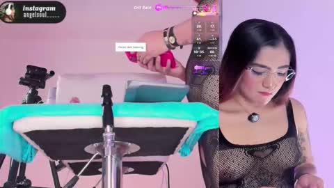 Snapshot of angelcb_ chatting on 22, 9, 2025 angel online show from 22, 9, 2025