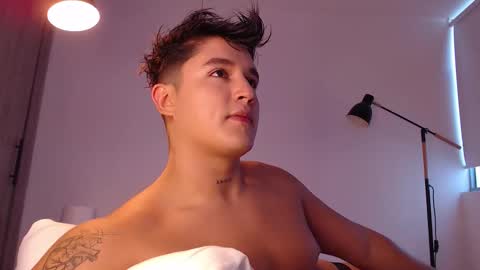 Snapshot of angelcossio chatting on 29, 10, 2025 Angel online show from 29, 10, 2025