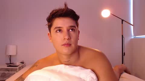 Snapshot of angelcossio chatting on 7, 11, 2025 Angel online show from 7, 11, 2025