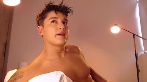 Snapshot of angelcossio chatting on 25, 11, 2025 Angel online show from 25, 11, 2025