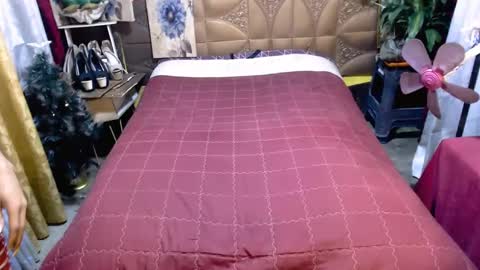 Snapshot of angeldark_satisfactionxxx chatting on 27, 12, 2024 ANGELDARK online show from 27, 12, 2024