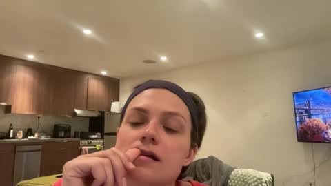 Snapshot of angeleleven11 chatting on 21, 9, 2025 angeleleven11 online show from 21, 9, 2025