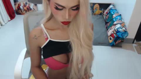 DIVINE ANGEL online show from 19, 11, 2025