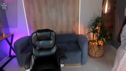  Angelica Vega  online show from 17, 5, 2026