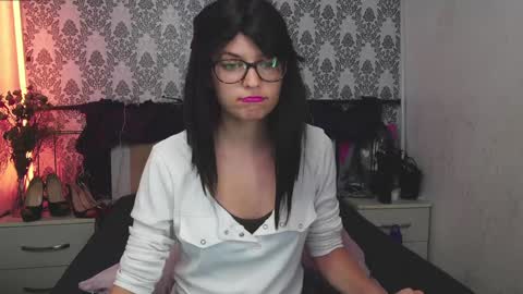 Snapshot of angelika_rouge chatting on 10, 9, 2025 Angelika Rouge online show from 10, 9, 2025