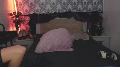 Snapshot of angelika_rouge chatting on 27, 10, 2025 Angelika Rouge online show from 27, 10, 2025