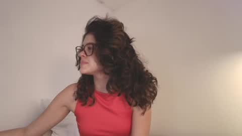 Snapshot of angelinarosss_ chatting on 11, 5, 2026 online show from 11, 5, 2026