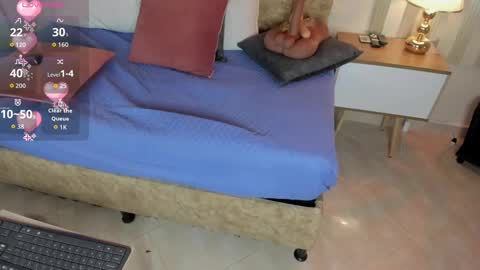 Snapshot of angelinarouse_ chatting on 4, 10, 2025 angelinarouse_ online show from 4, 10, 2025