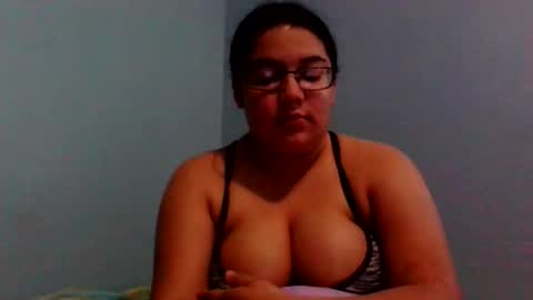 Snapshot of angelinastarzz chatting on 7, 4, 2026 angelinastarzz online show from 7, 4, 2026