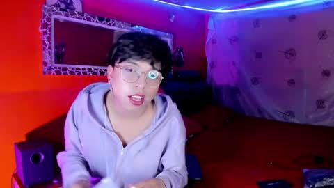 Snapshot of angellonfire chatting on 12, 10, 2025 Angel  online show from 12, 10, 2025