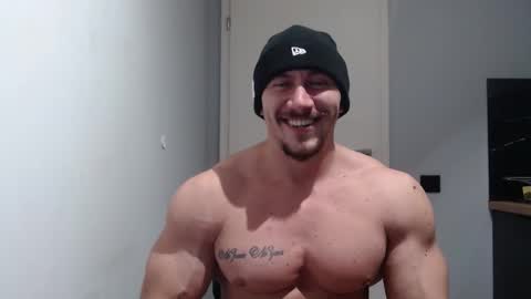 ------- SEX SHOW WITH GUYS AND GIRLS  MUSCLE SHOW online show from 7, 1, 2025