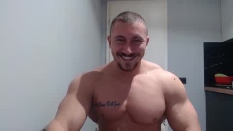  ------- SEX SHOW WITH GUYS AND GIRLS  MUSCLE SHOW online show from 28, 11, 2025